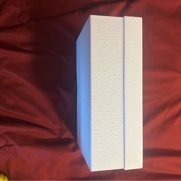 Dior white  Box with Gold Logo - Picture 4 of 9